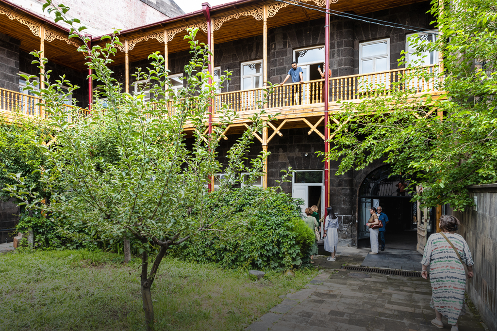 Aslamazyan Sisters' Gallery